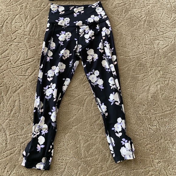 Used Kate Spade ♠️ beyond yoga set - Picture 3 of 8